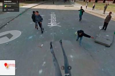 На картах Google увидели «закатанного в асфальт подростка»