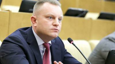 Депутат Сухарев предложил внести изменения в структуру трудового стажа