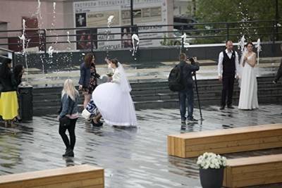 На Ямале сняли ограничения по числу гостей на свадьбах