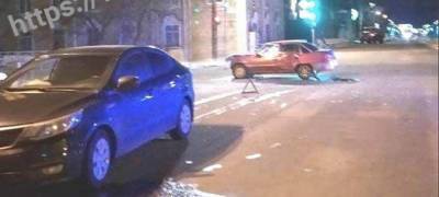 Два автомобиля столкнулись ночью на дороге в Петрозаводске, есть пострадавшие
