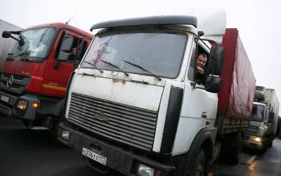 Запрет на въезд грузовиков на МКАД отложили до мая