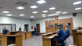 В Вологодском областном суде в эти минуты оглашается приговор Константину Капустину