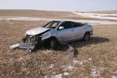 Водитель Toyota Allion съехал с трассы и попал в больницу в Забайкальском районе