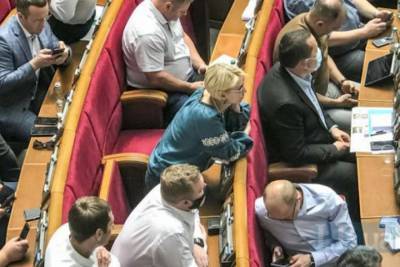 Павел Фролов - Рада соберется на внеочередное заседание для освобождения от ответственности за Сovid-вакцинацию - lenta.ua