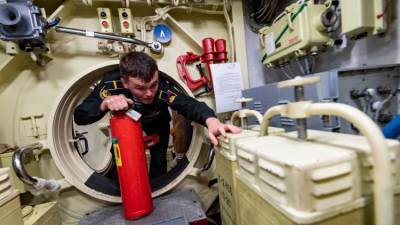 Жизнь на подводной лодке: стакан воды в день и цикличность жизни
