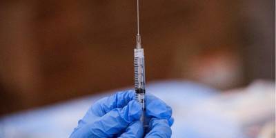 Украина перешла ко второму этапу вакцинации, прививки получат семейные врачи — Степанов