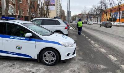 Тюменские автоинпекторы задержали двух водителей без прав в центре города