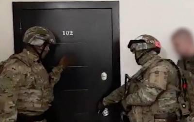 В России ФСБ задержала неонацистов, которых пытается связать с Украиной