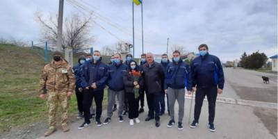 Судно переломилось посреди ночи — спасенные украинские моряки о крушении судна в Черном море