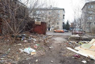 Псковские власти раскритиковали уборку дворовых территорий