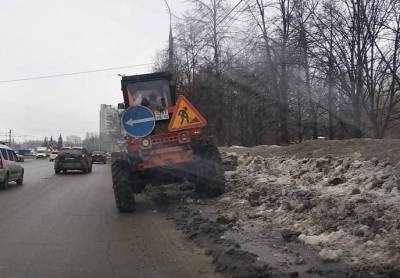 В Ульяновске дорожники рыхлят снег
