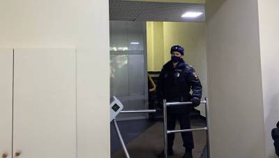 В петербургском и московском офисах "Открытки" проходят обыски