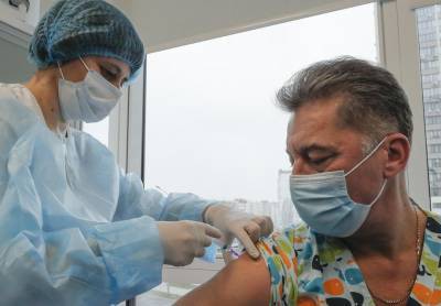 Украина переходит на второй этап COVID-вакцинации: что это значит