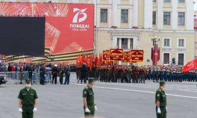 Песков сообщил, что парад Победы в этом году состоится в обычном формате