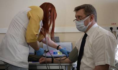 Мэр Новосибирска рассказал о своем самочувствии после вакцинации от COVID-19