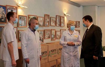 Игорь Ляхов передал средства индивидуальной защиты врачам областной больницы