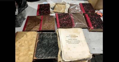 Таможенники задержали 12 старопечатных книг, отправляемых в Грузию