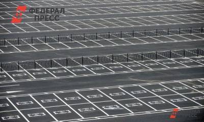 Эксперт: нельзя полностью отказываться от бесплатных парковок в центре Петербурга