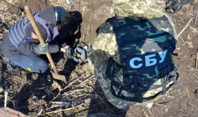 На Луганщине обнаружили три тайника с оружием