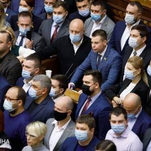 Нардепы отменили пленарные заседания Рады на время локдауна в столице