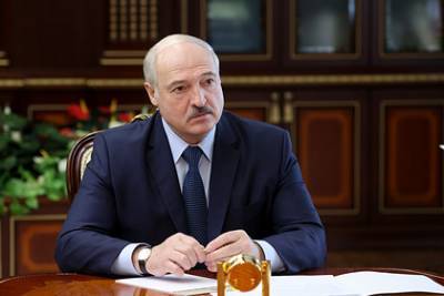 Лукашенко посетовал на белорусскую молодежь и вспомнил о геноциде