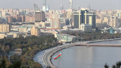 Азербайджан продлил особый карантинный режим до 1 июня