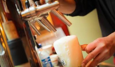 Японская пивоваренная компания создала съедобные кружки для пива
