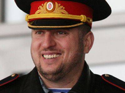 Путин уволил начальника полиции Чечни, который "дал подзатыльник" портрету Кадырова