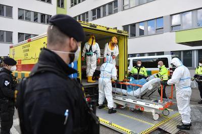 Еврокомиссия признала начало третьей волны коронавируса в Европе