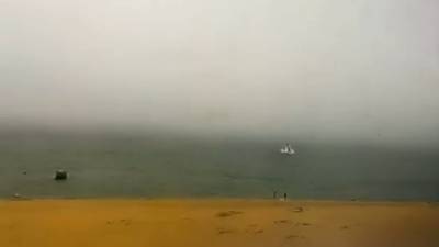 Рухнул в море: момент фатального крушения вертолета попал на видео