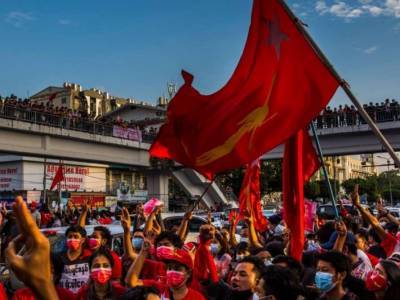 В Мьянме продолжает расти количество жертв протестов против военного режима