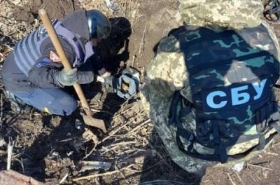 На Луганщине СБУ выявила три схрона с реактивными снарядами