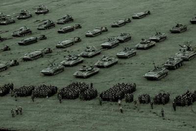 ВСУ перебросили в Донбасс 450 танков и 230 единиц артиллерии