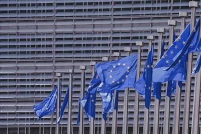 В Еврокомиссии констатировали начало третьей волны COVID-19 в Европе