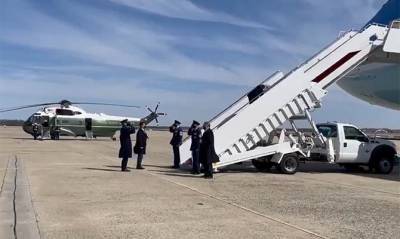 Байден упал, поднимаясь по трапу президентского самолета