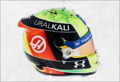 В Haas F1 представили шлем Мика Шумахера