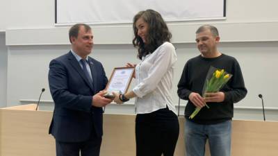Депутат Вострецов вручил награды лучшим студентам и сотрудникам СПбГУ