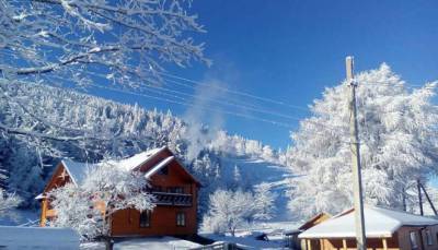 Сильные снегопады в Карпатах отрезали высокогорные села
