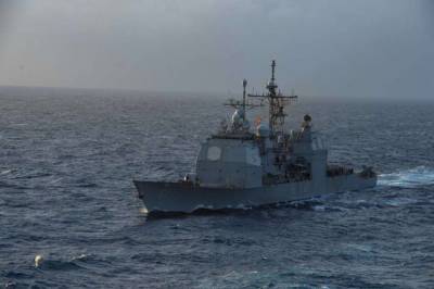 Американский ракетный крейсер направляется в Черное море