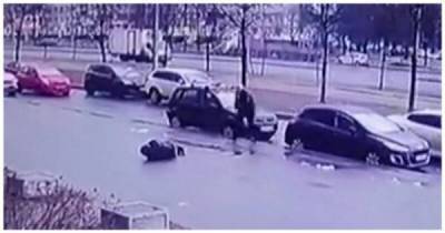 Житель Санкт -Петербурга выстрелил в родного брата из ракетницы и ударил ножом
