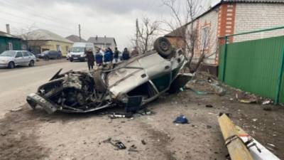 В Воронежской области опрокинулась иномарка – водитель погиб