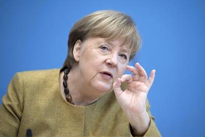 Меркель не исключила закупок "Спутника V" Германией "в одиночку"