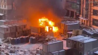 ФАН публикует видео с места крупного пожара на стройке в Петербурге