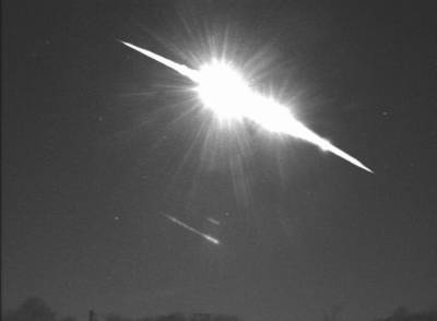 Над Великобританией пролетел яркий метеорит: видео