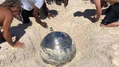 Научпоп. Британские туристы нашли на Багамских островах неопознанный лежащий объект