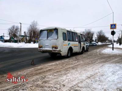 Пассажирский автобус попал в ДТП в Соль-Илецке - glob-news.ru
