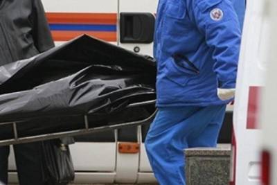 Тело пожилой женщины нашли на детской площадке посёлка КСК в Чите