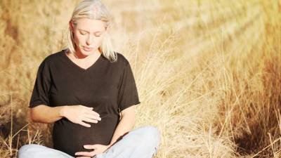 Репродуктолог Калоева назвала лучший месяц для зачатия ребенка