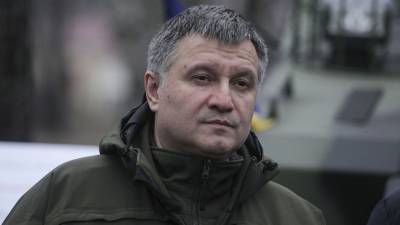 Аваков назвал себя "ангелом" в ответ на обвинения украинских националистов