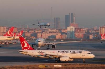 Самолет Turkish Airlines приземлился в аэропорту Стамбула после сообщения о бомбе